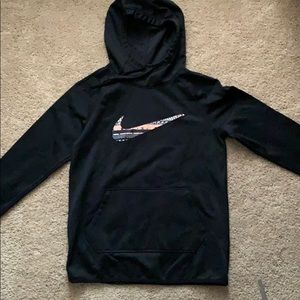 nike therma-fit black sweatshirt size xs